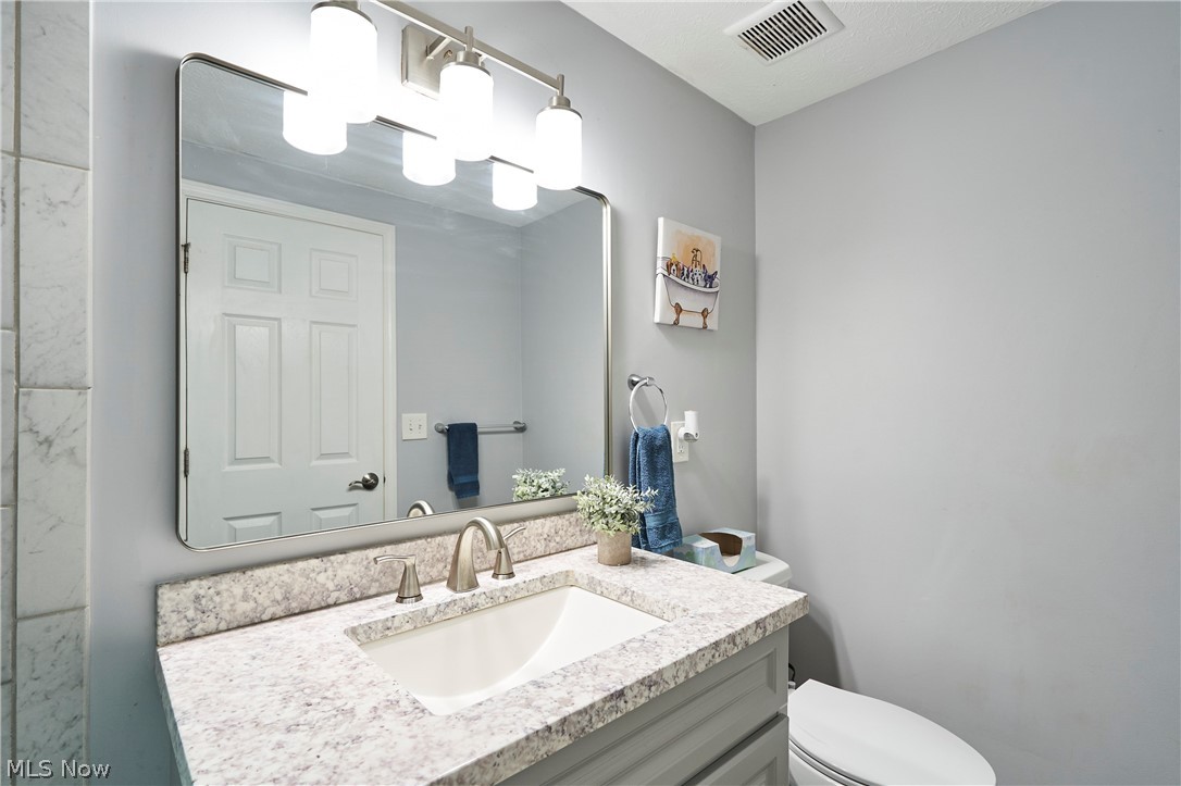 135 Monmouth Court Mentor OH 44060