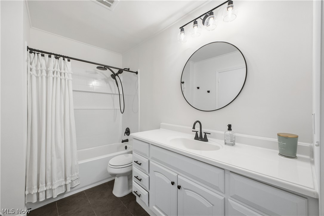 7 Meadowlawn Drive Mentor OH 44060