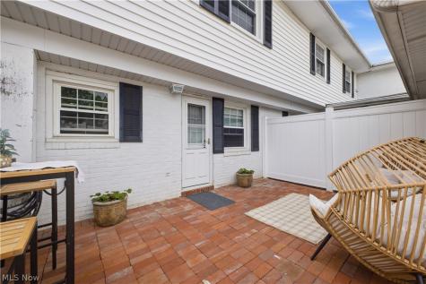 7 Meadowlawn Drive Mentor OH 44060