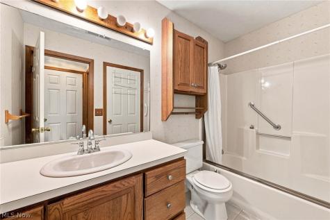 6724 Connecticut Colony Circle Mentor OH 44060