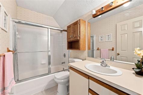 6724 Connecticut Colony Circle Mentor OH 44060