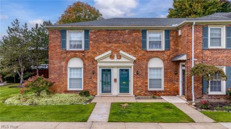 5616 Chelmsford Drive Lyndhurst OH 44124
