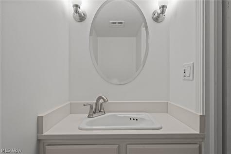 5616 Chelmsford Drive Lyndhurst OH 44124