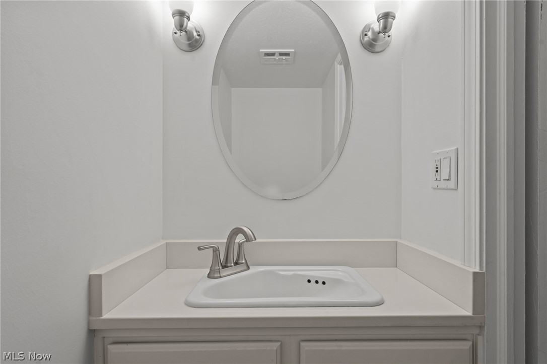 5616 Chelmsford Drive Lyndhurst OH 44124