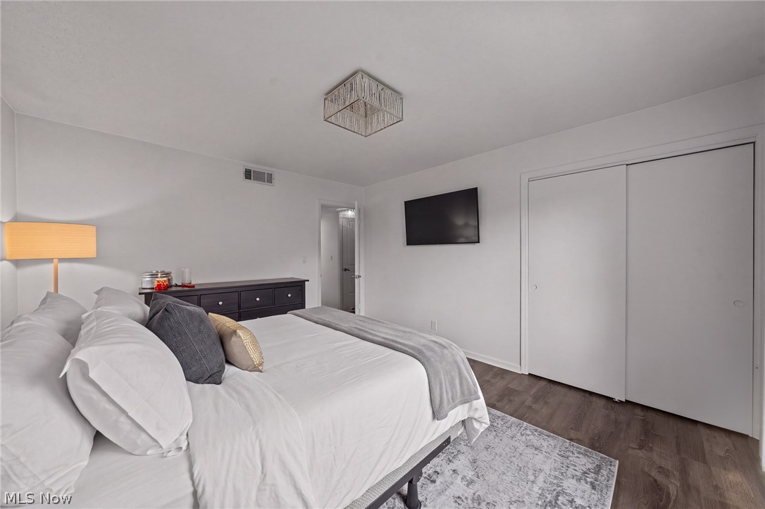 5616 Chelmsford Drive Lyndhurst OH 44124