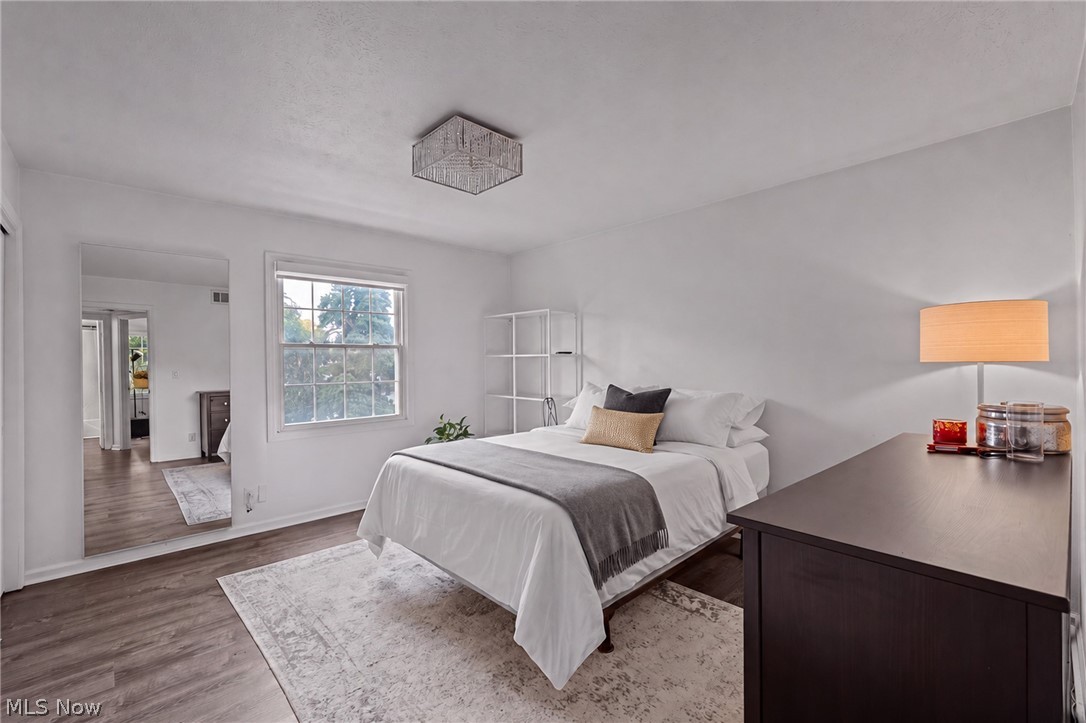5616 Chelmsford Drive Lyndhurst OH 44124