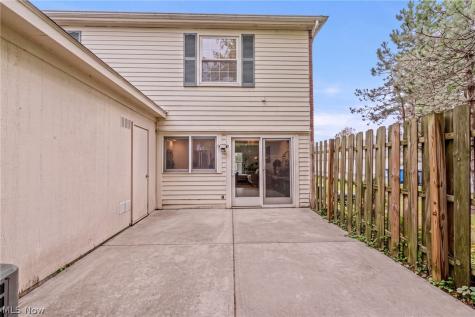 5616 Chelmsford Drive Lyndhurst OH 44124