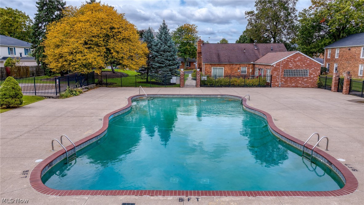 5616 Chelmsford Drive Lyndhurst OH 44124