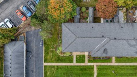 5616 Chelmsford Drive Lyndhurst OH 44124