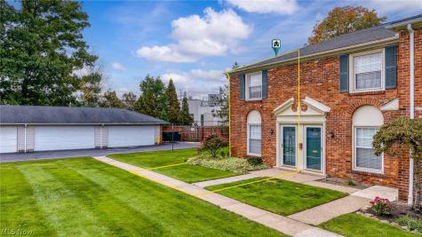 5616 Chelmsford Drive Lyndhurst OH 44124