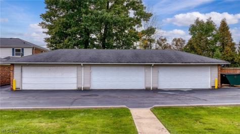 5616 Chelmsford Drive Lyndhurst OH 44124