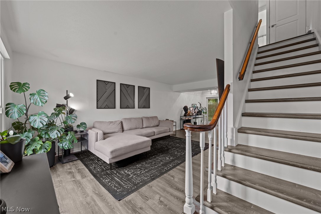 5616 Chelmsford Drive Lyndhurst OH 44124