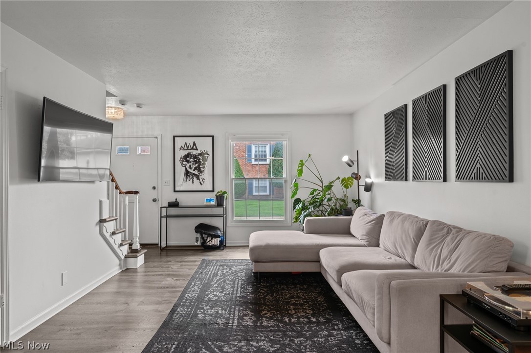 5616 Chelmsford Drive Lyndhurst OH 44124