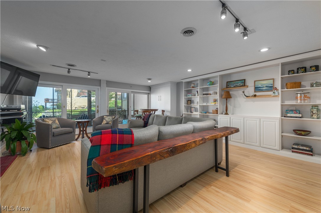 4607 Compass Rose Vermilion OH 44089