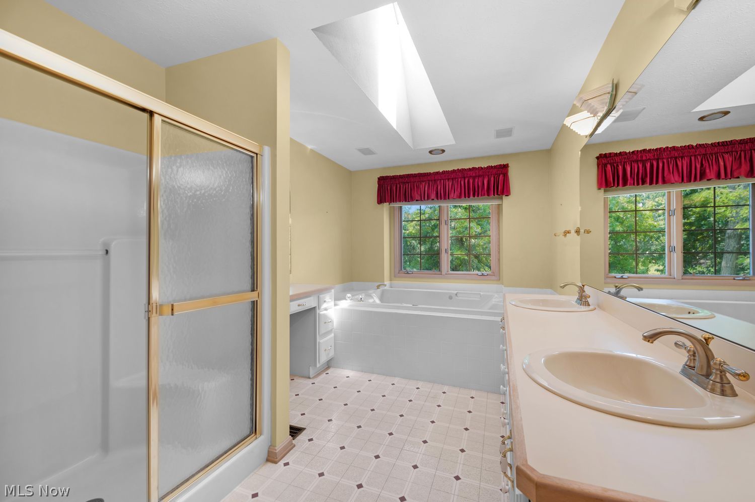 2039 Waters Edge Drive Westlake OH 44145