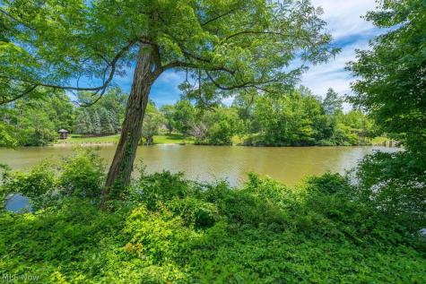 2039 Waters Edge Drive Westlake OH 44145