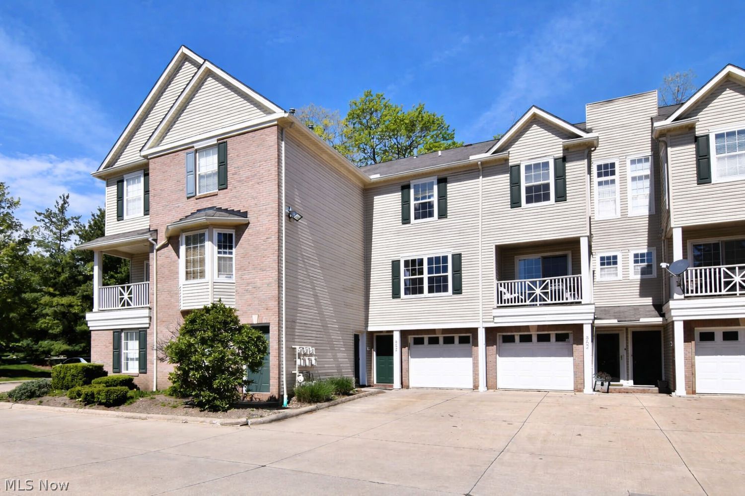 864 Tollis Broadview Heights OH 44147