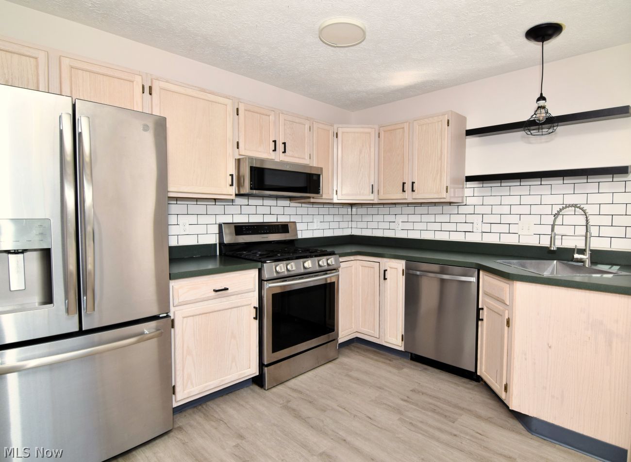 864 Tollis Broadview Heights OH 44147