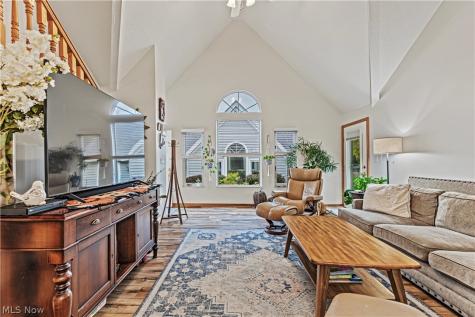 1284 Canyon View Road Sagamore Hills OH 44067