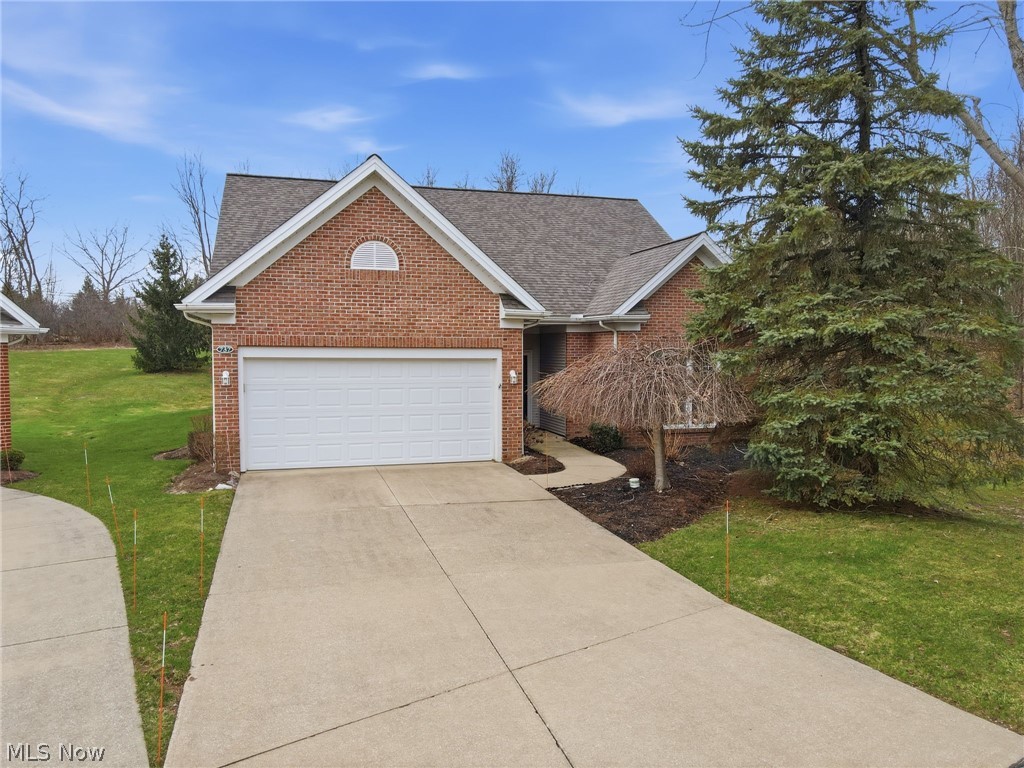 737 Elmwood Point Aurora OH 44202
