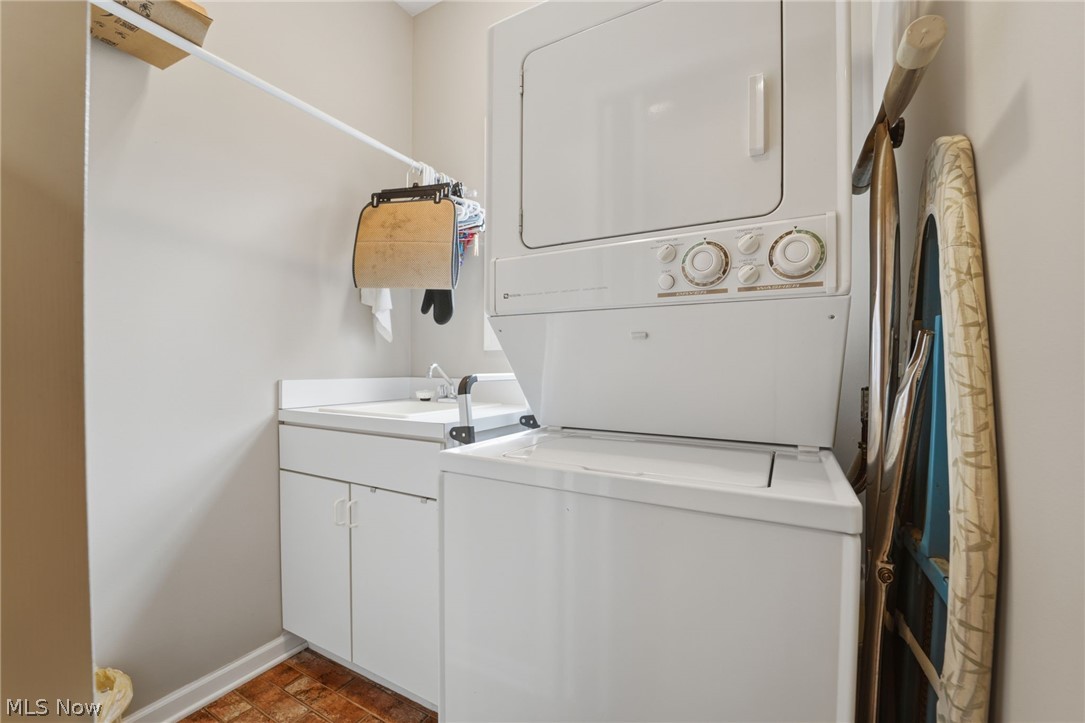 737 Elmwood Point Aurora OH 44202