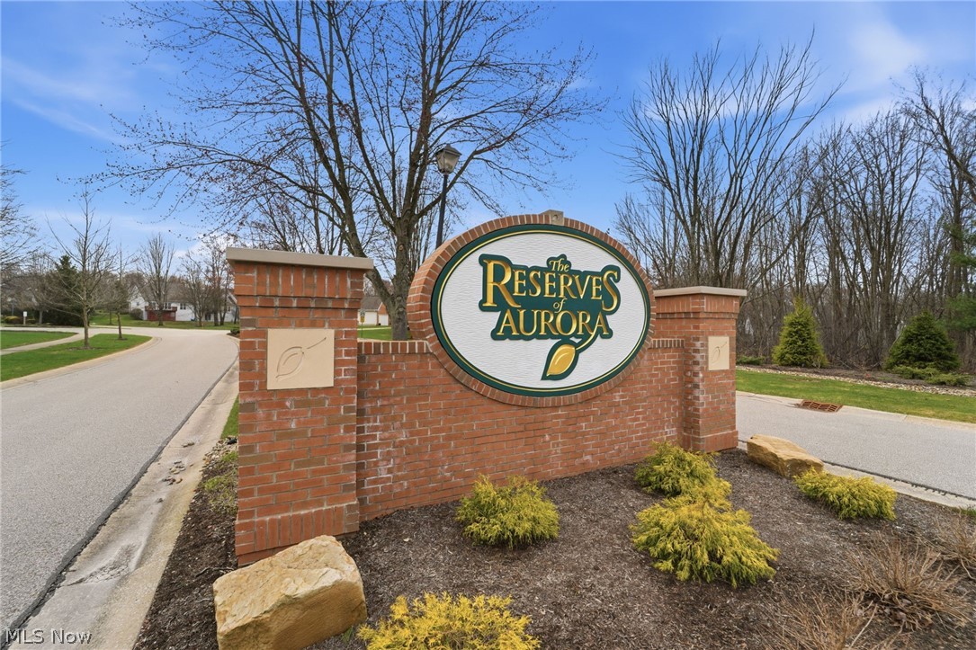 737 Elmwood Point Aurora OH 44202