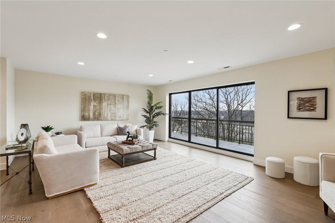27500 Cedar Road Beachwood OH 44122