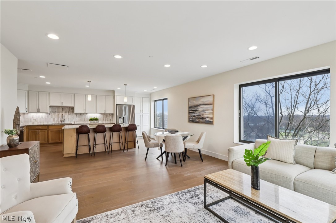 27500 Cedar Road Beachwood OH 44122