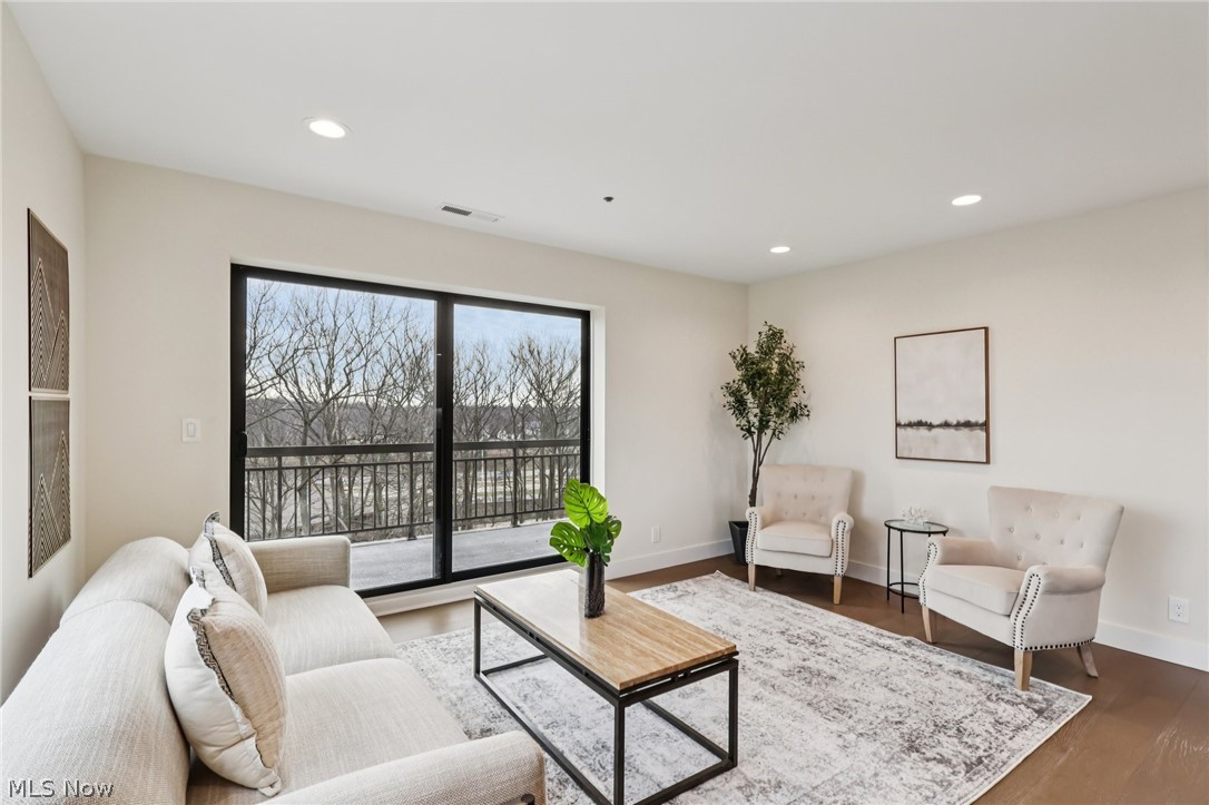 27500 Cedar Road Beachwood OH 44122