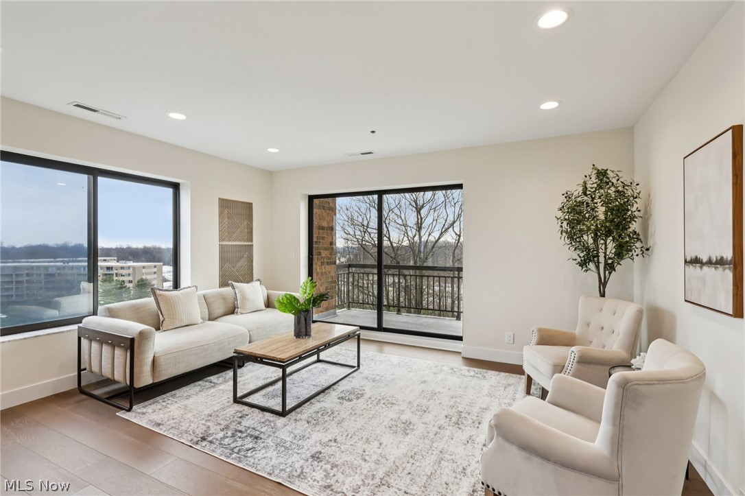27500 Cedar Road Beachwood OH 44122