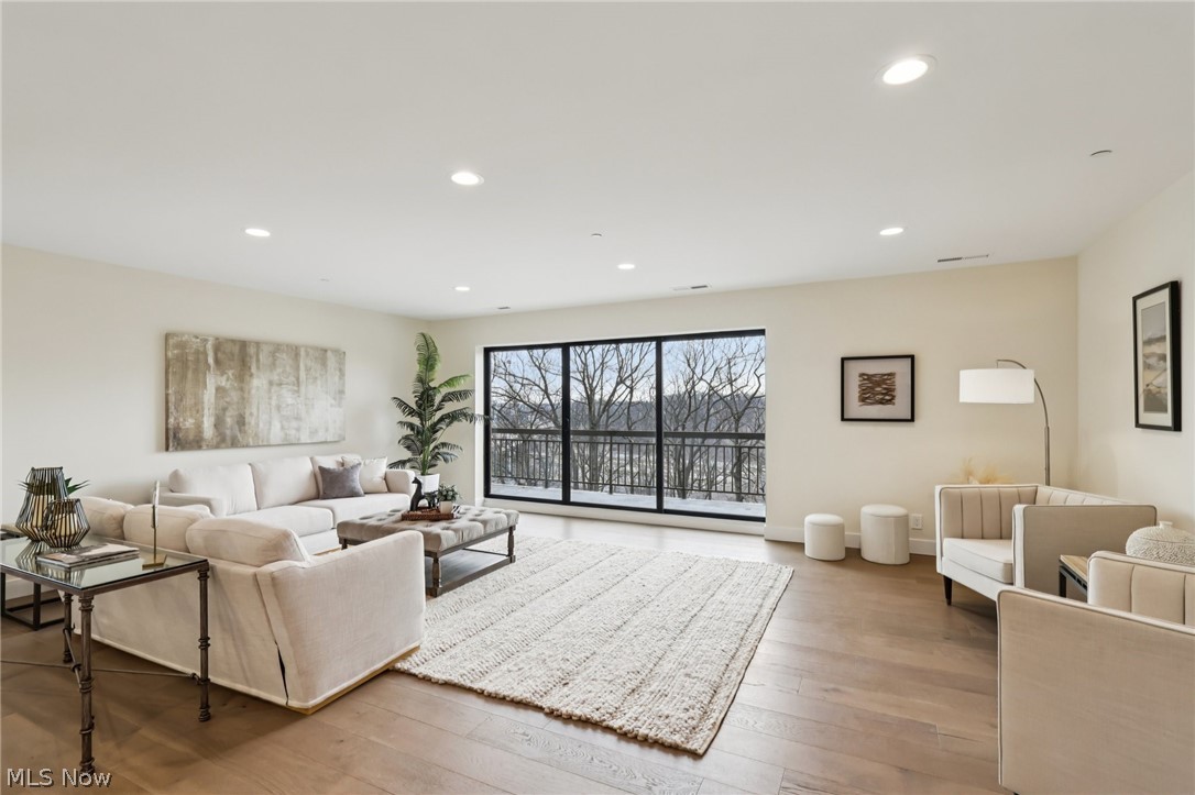 27500 Cedar Road Beachwood OH 44122