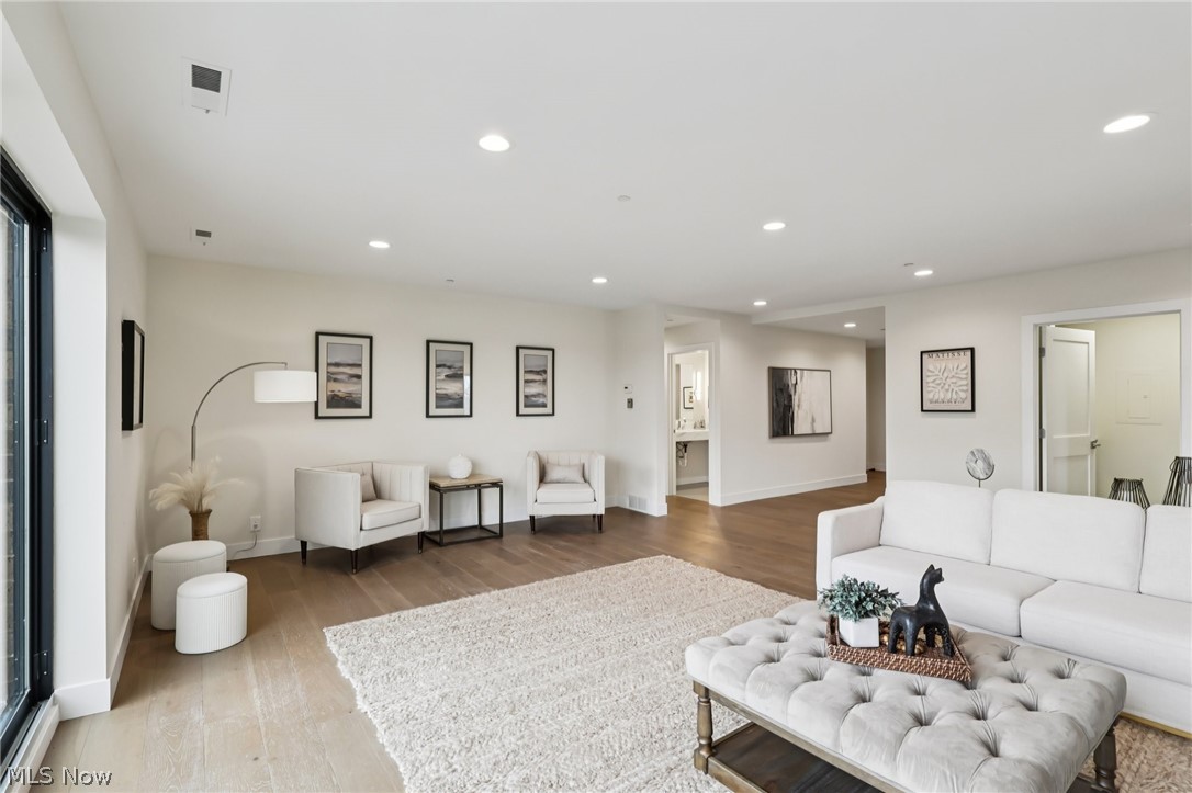 27500 Cedar Road Beachwood OH 44122