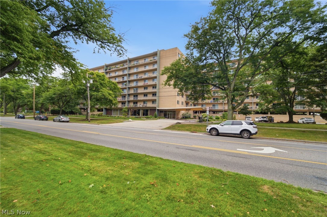 10301 Lake Avenue Cleveland OH 44102