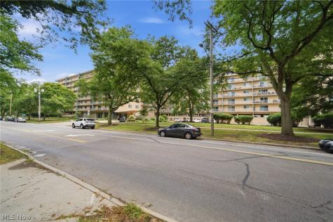 10301 Lake Avenue Cleveland OH 44102