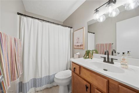 2137 Beechtree Drive Uniontown OH 44685