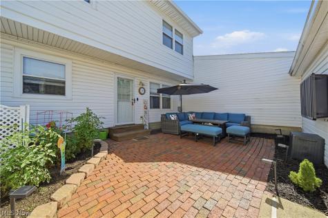 2137 Beechtree Drive Uniontown OH 44685