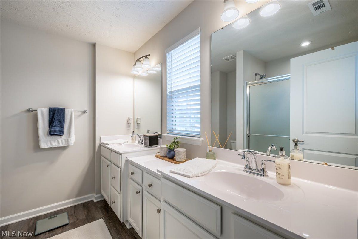 34579 Ethan Way Willoughby OH 44094
