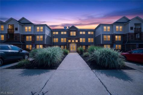 23002 Chandlers Lane Olmsted Falls OH 44138