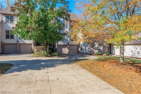 6626 Fox Hollow Court Middleburg Heights OH 44130