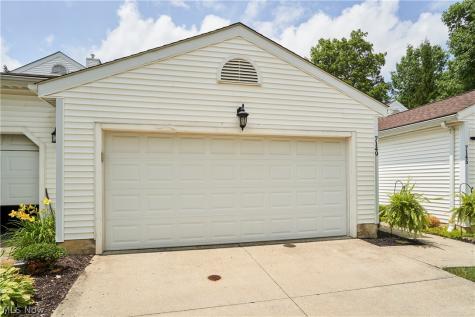 7149 W Cross Creek Trail Brecksville OH 44141