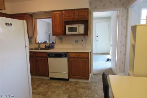 7 Meadowlawn Drive Mentor OH 44060