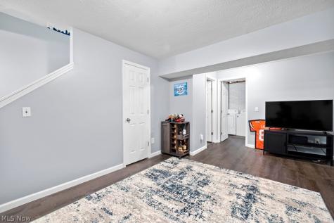 107 Meander Lane Elyria OH 44035
