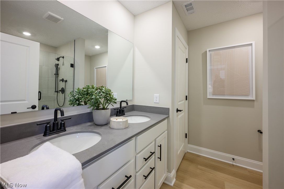 20 Paige Lane Hudson OH 44236