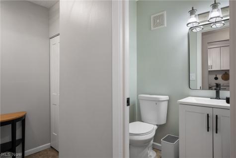 5564 Storrington Oval Parma OH 44134