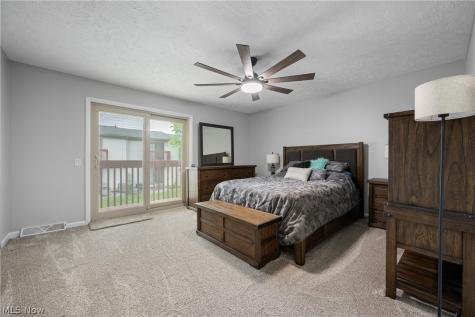 5564 Storrington Oval Parma OH 44134