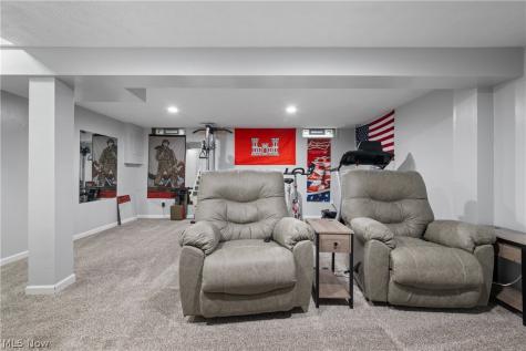 5564 Storrington Oval Parma OH 44134