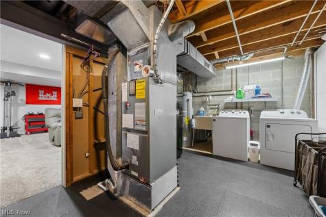 5564 Storrington Oval Parma OH 44134