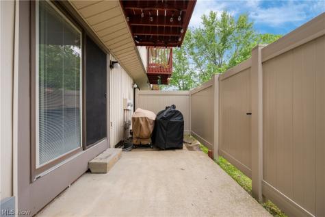 5564 Storrington Oval Parma OH 44134