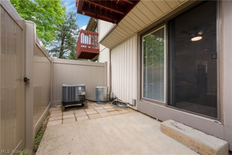 5564 Storrington Oval Parma OH 44134