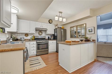 5074 Portland Cove Stow OH 44224
